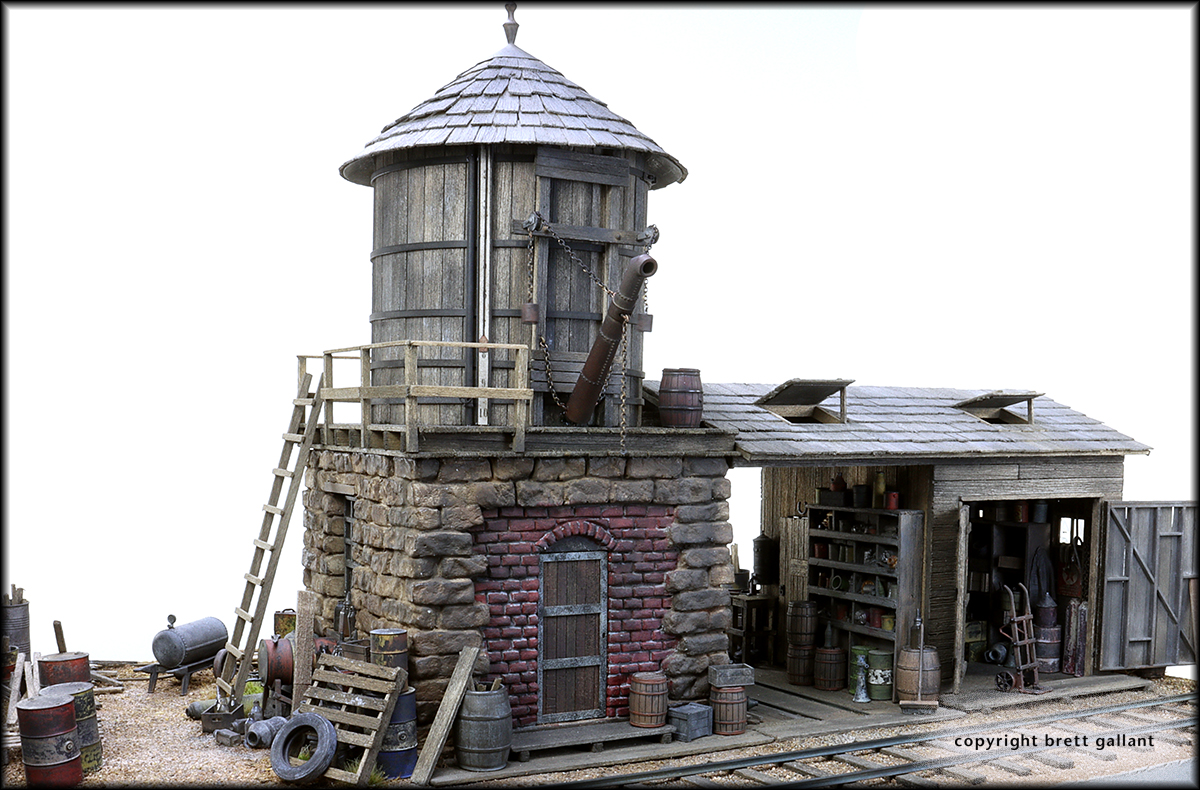SierraWest Scale Models O Scale Water Tank and Handcar Shed